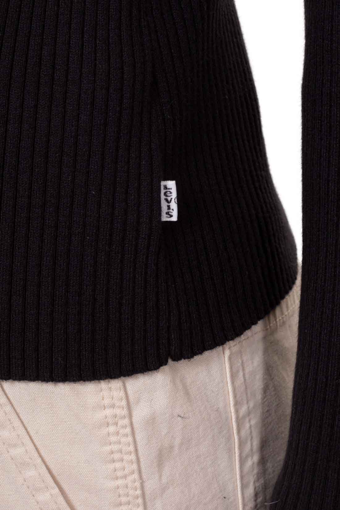 LEVI'S - Women's slim turtleneck pullover  - Size M-12
