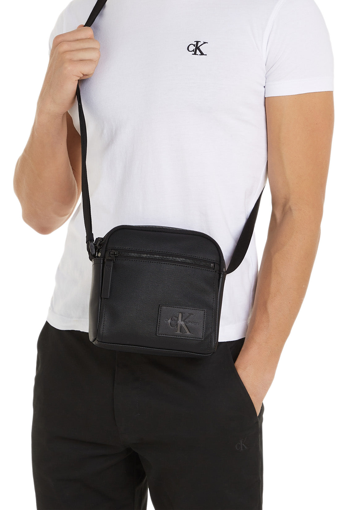 CALVIN KLEIN - Men's reporter bag with logo patch-8