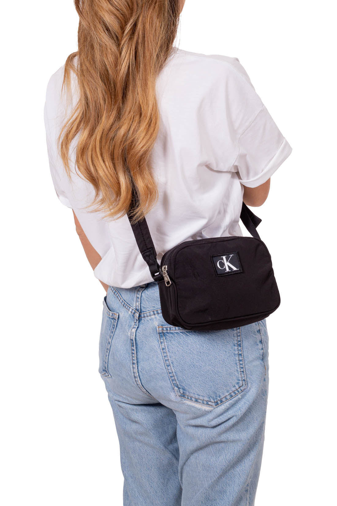 CALVIN KLEIN JEANS - Women's essential shoulder bag with logo patch-8