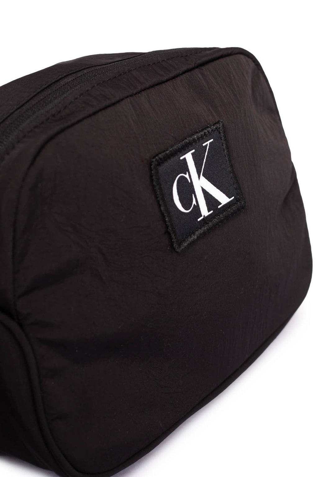 CALVIN KLEIN JEANS - Women's essential shoulder bag with logo patch-1