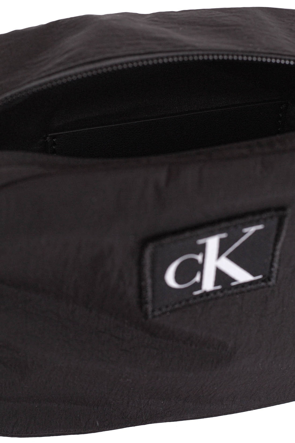 CALVIN KLEIN JEANS - Women's essential shoulder bag with logo patch-0