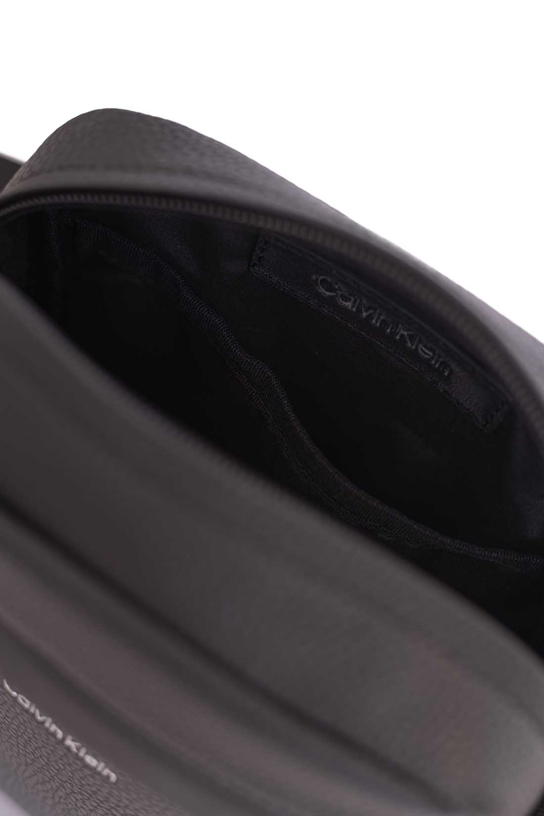 CALVIN KLEIN JEANS - Men's reporter bag with frontal pockets-0