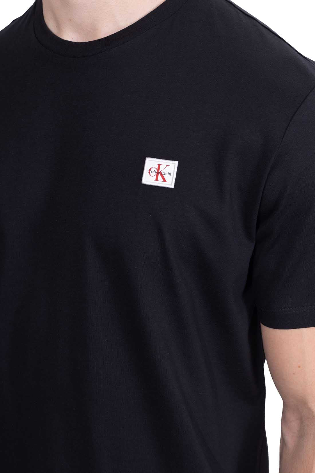 CALVIN KLEIN JEANS - Men's T-shirt with logo patch-12