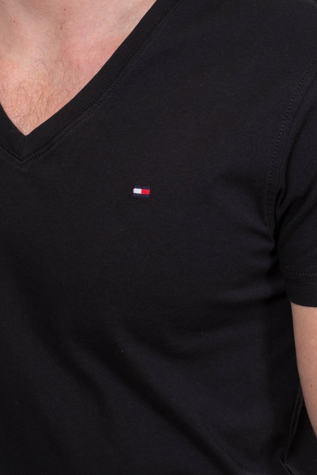 TOMMY HILFIGER - Men's basic V-neck T-shirt - Size L-8